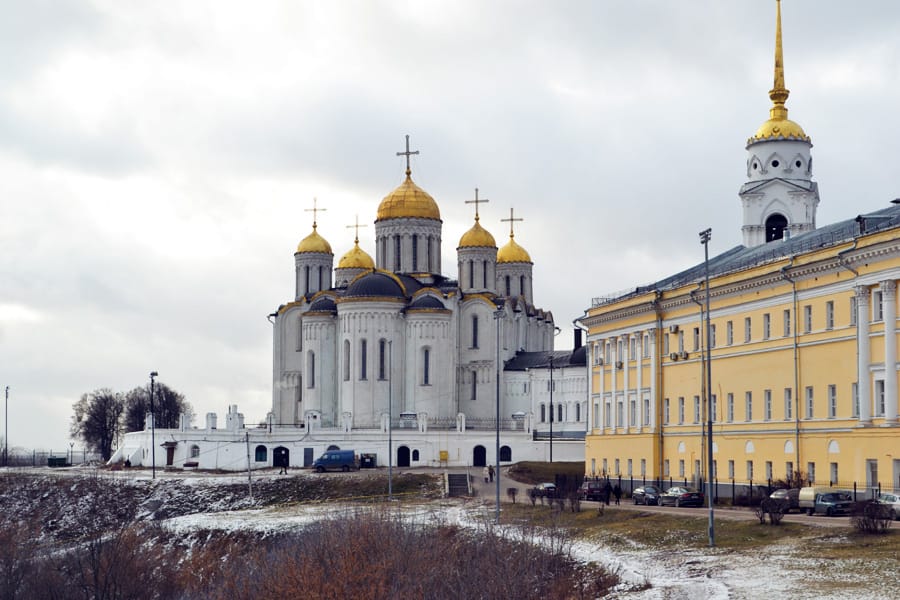 Самостоятельно посмотрите Успенский собор во Владимире