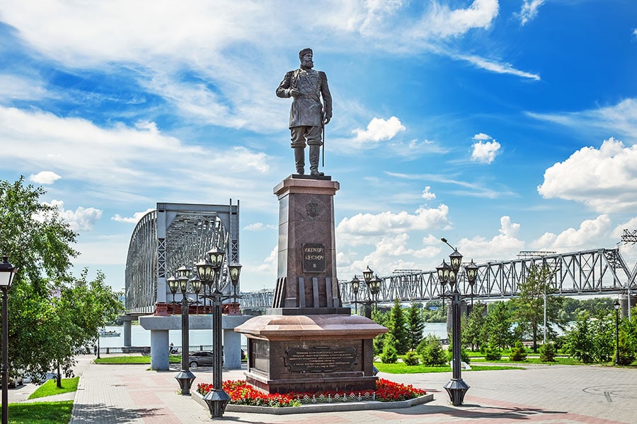 Памятник русскому императору Александру III в Новосибирске