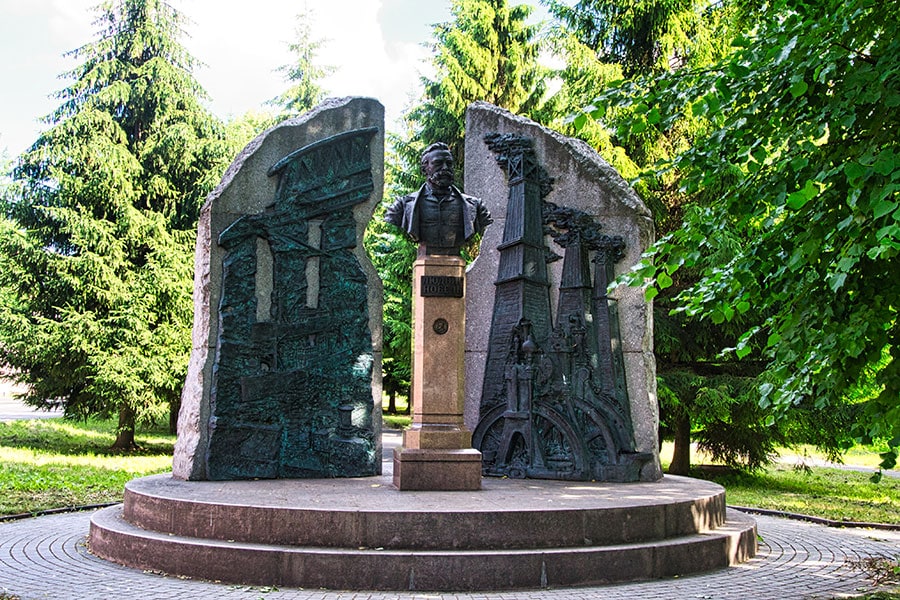 Памятник Нобелю
